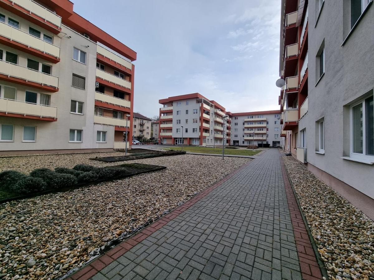 Apartment Banska - City Centre & Private Parking Банска-Бистрица Экстерьер фото