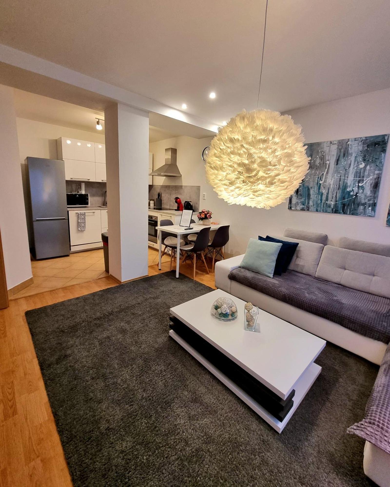 Apartment Banska - City Centre & Private Parking Банска-Бистрица Экстерьер фото