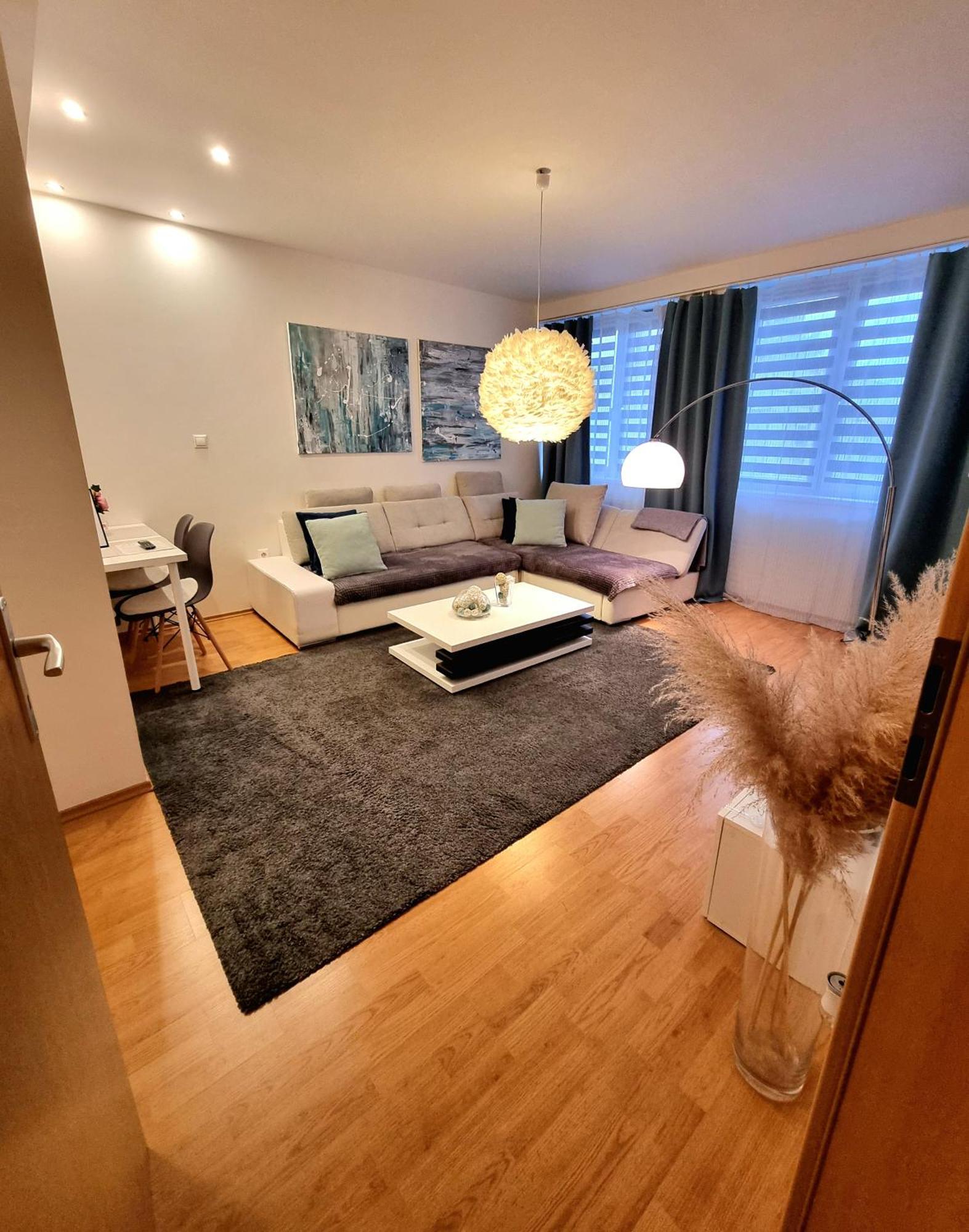 Apartment Banska - City Centre & Private Parking Банска-Бистрица Экстерьер фото
